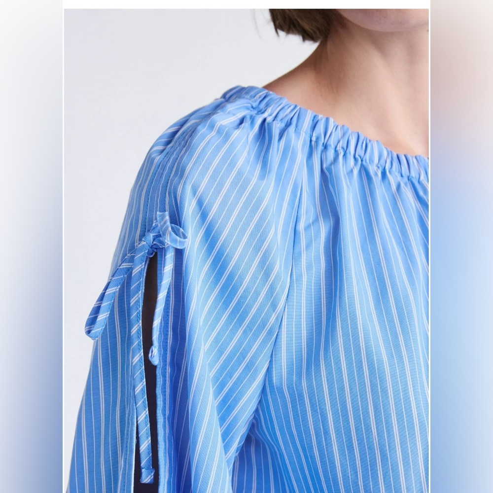 Free Assembly Gathered Neck Cotton Top w/ Long Tie Sleeves Large NWT - Picture 3 of 10